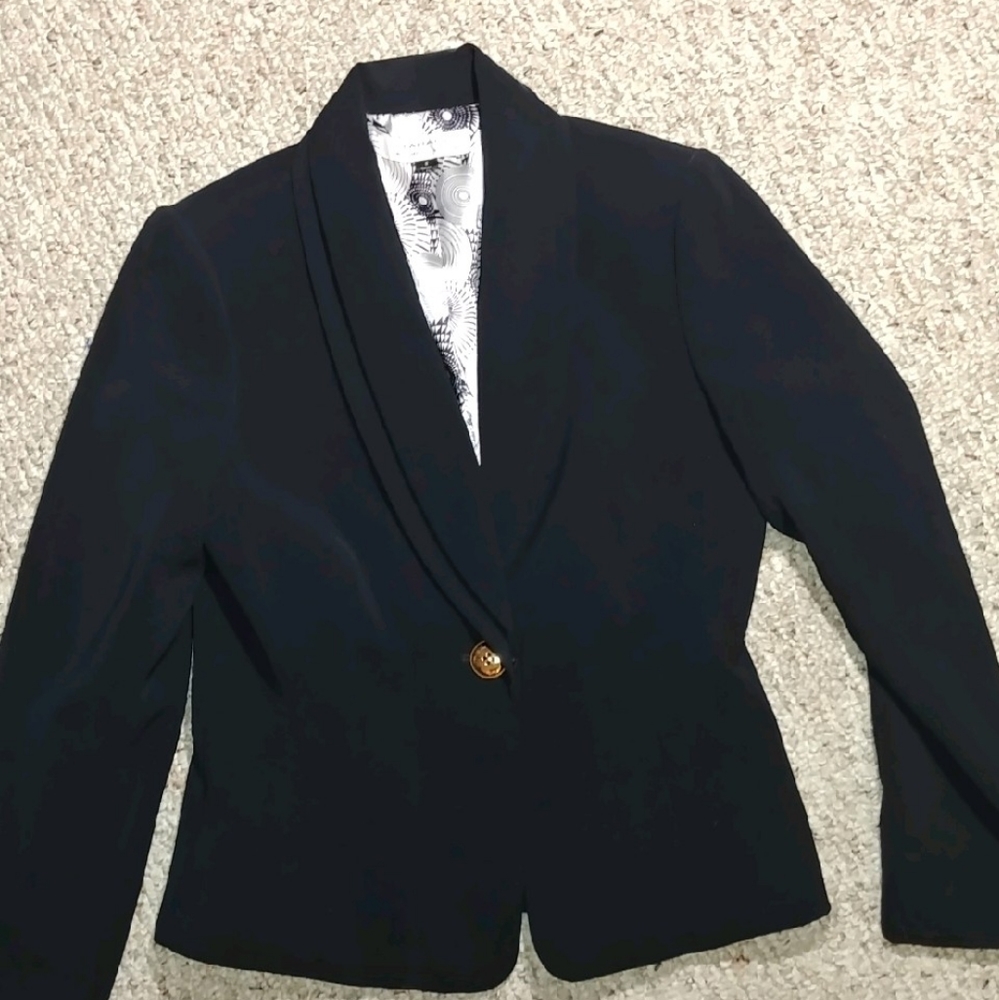 Tahari long sleeved jacket